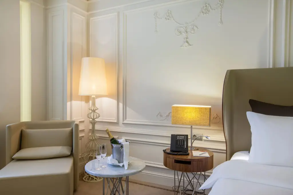 Санкт-Петербург: Crown Hotel St. Petersburg