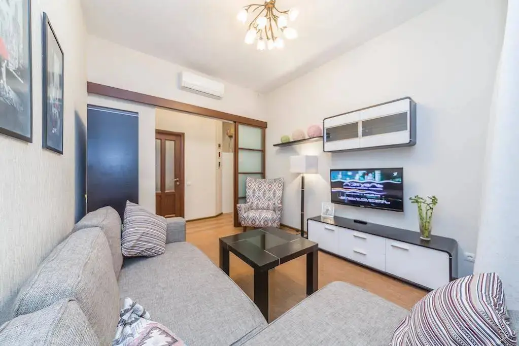 Санкт-Петербург: Peter the Great Apartments near Hermitage