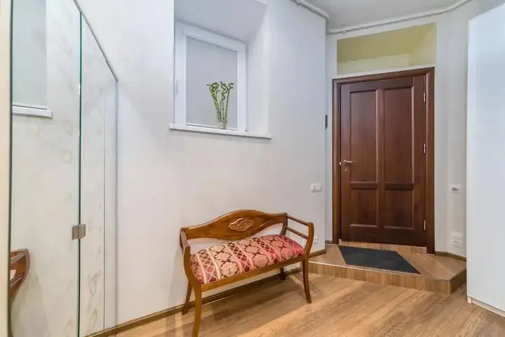 Санкт-Петербург: Peter the Great Apartments near Hermitage