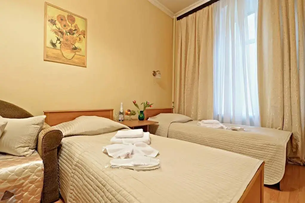 Санкт-Петербург: Pushkin Square Hotel 