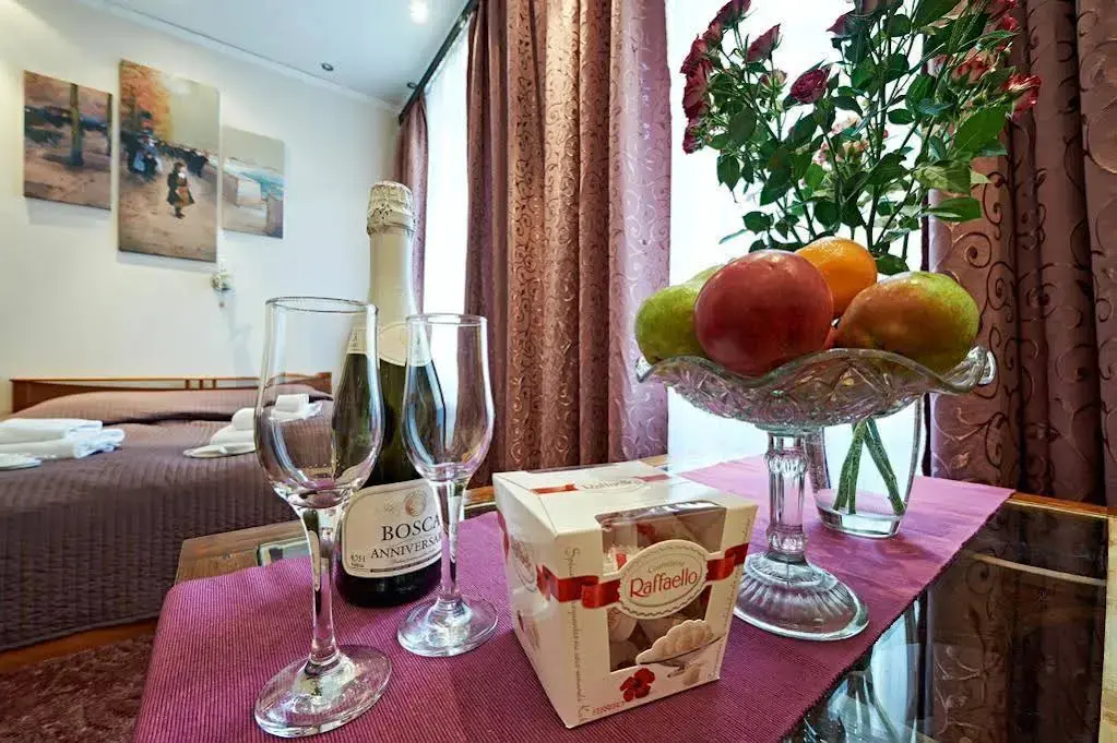 Санкт-Петербург: Pushkin Square Hotel 