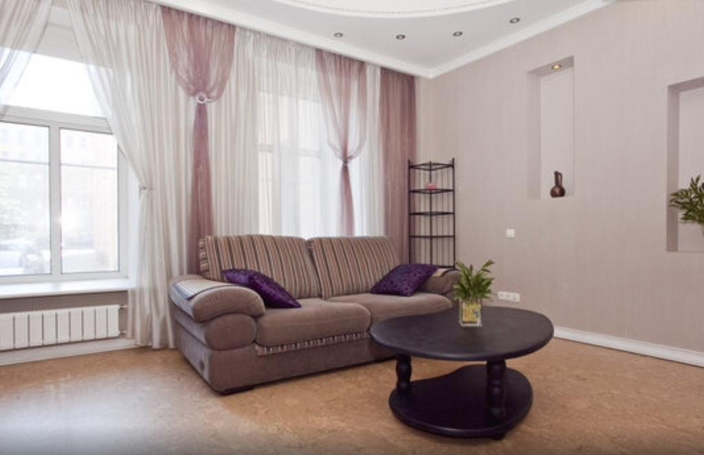 Санкт-Петербург: Меблированные комнаты Room With Fireplace
