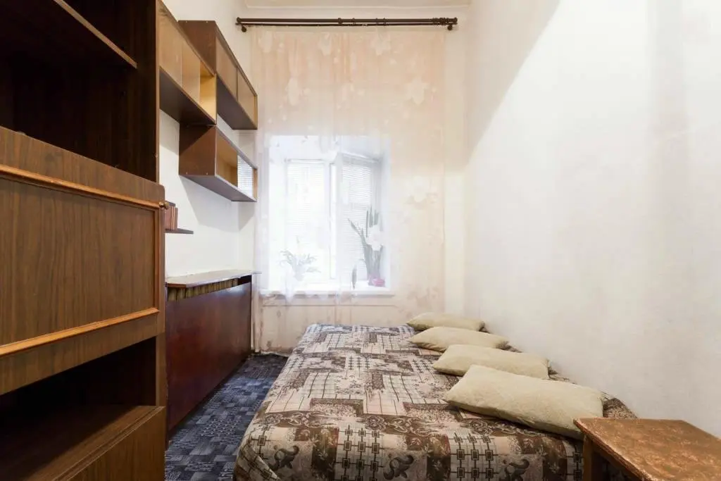 Санкт-Петербург: Меблированные комнаты Rooms on Sennaya