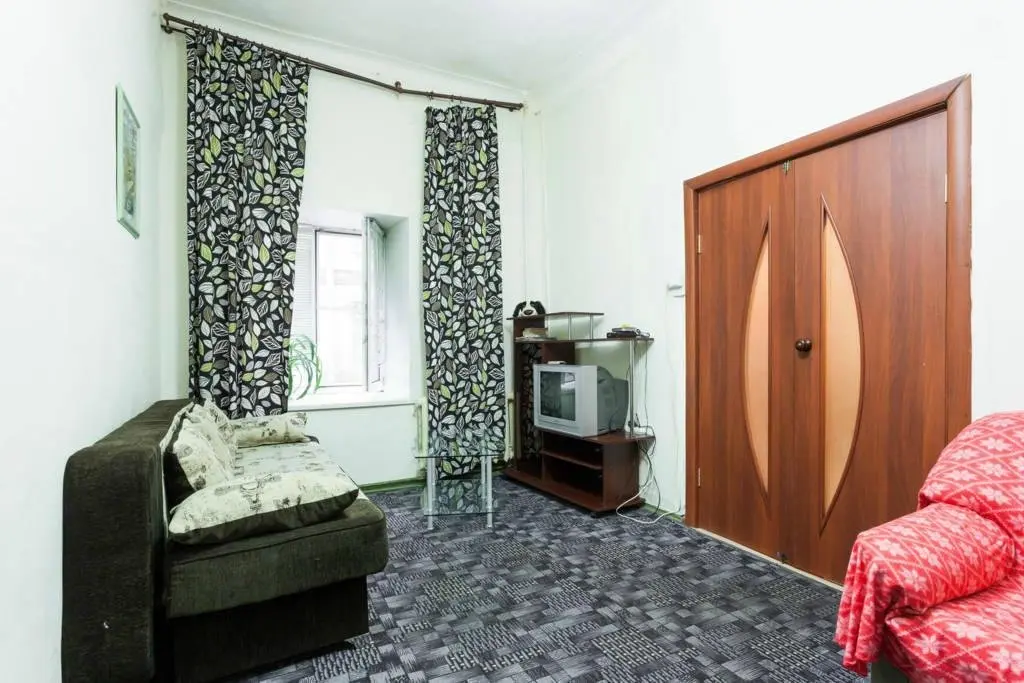 Санкт-Петербург: Меблированные комнаты Rooms on Sennaya
