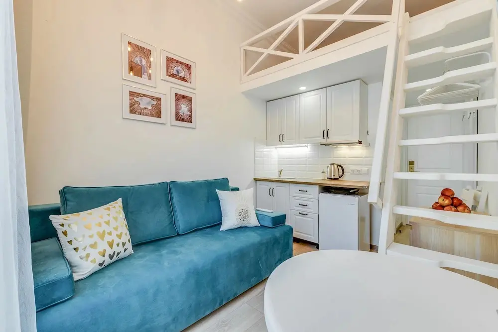 Санкт-Петербург: Sokroma Sofit