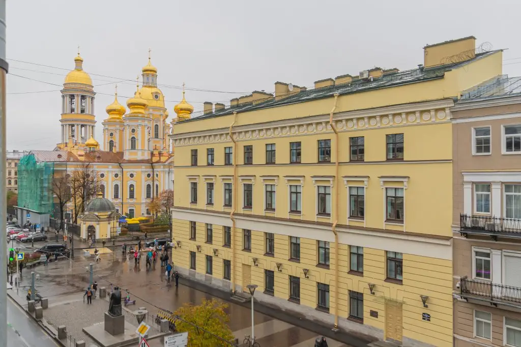 Санкт-Петербург: Меблированные комнаты Соло на Владимирской площади
