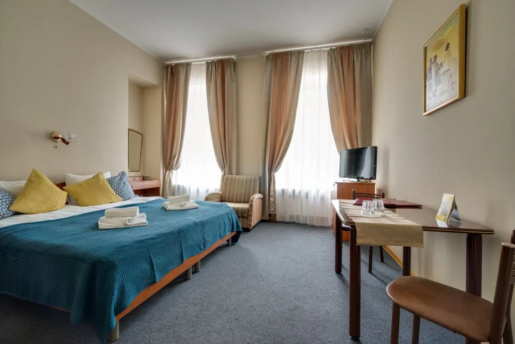 Санкт-Петербург: Antares by Center Hotels