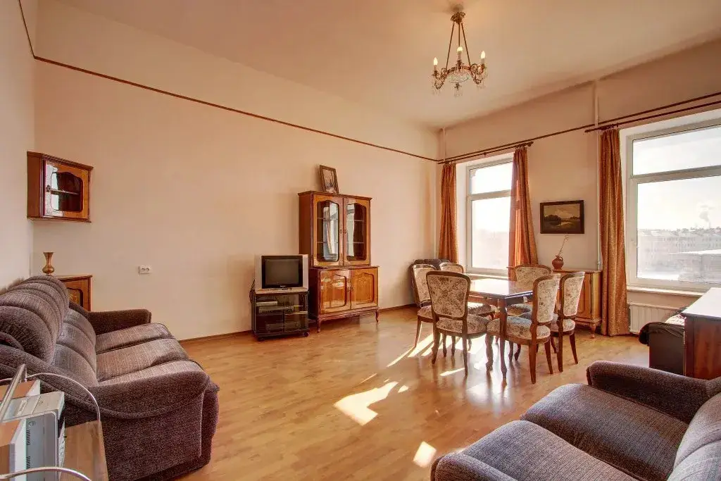 Санкт-Петербург: Spbstay on Nevsky Prospekt 66