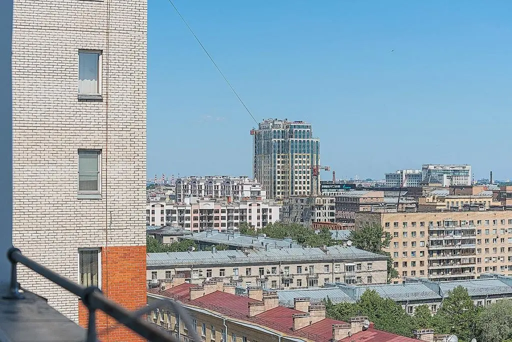 Санкт-Петербург: Red Riviera on Varshavskoy 19