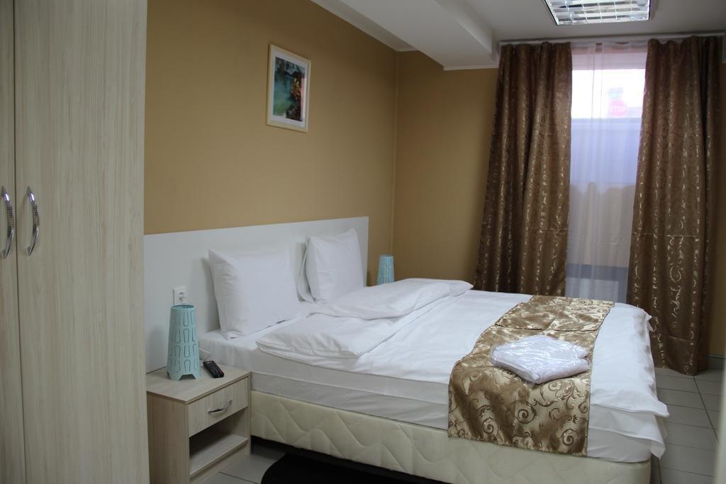 Санкт-Петербург: Hotel ANI on Rasstannaya