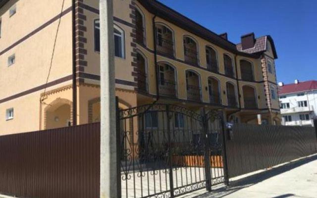 Анапа: Гостевой Дом «Виктория»