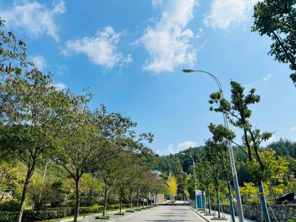 Хуанган: Yifang Shanshui GtEL Luotian-Hubei
