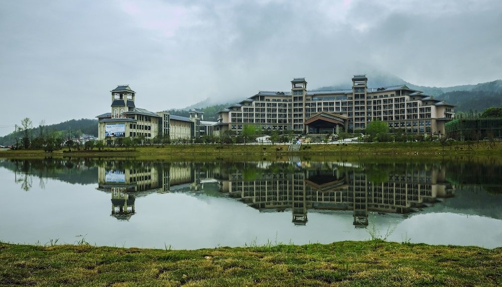 Хуанган: Yifang Shanshui GtEL Luotian-Hubei