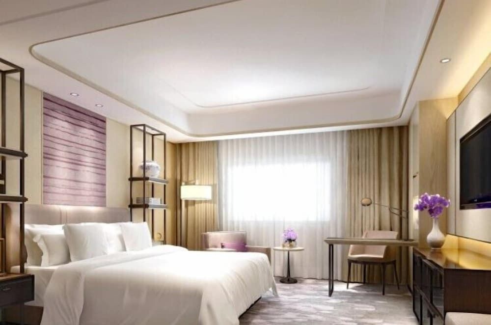 Шэньчжэнь: Shenzhen Bay Emerald Passion Man Hotel