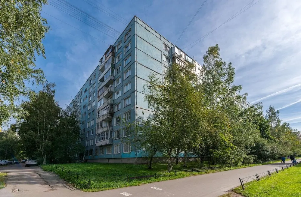 Санкт-Петербург: Flathome24 Iskrovskiy 28