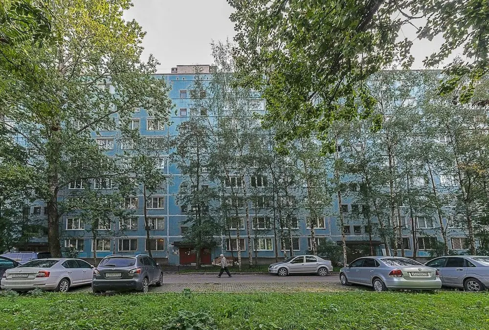 Санкт-Петербург: Flathome24 Iskrovskiy 28