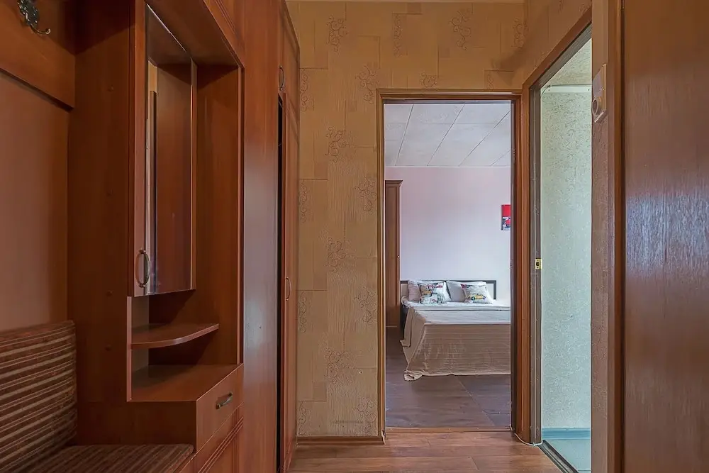 Санкт-Петербург: Flathome24 Iskrovskiy 28