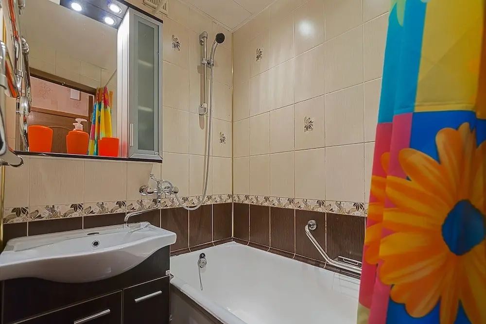 Санкт-Петербург: Flathome24 Iskrovskiy 28