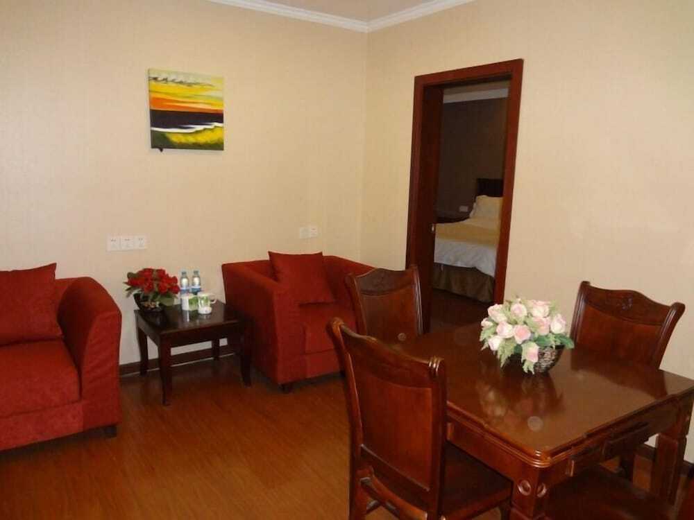 Наньтун: GreenTree Inn Nantong Chongchuan District Tongjing Avenue Jiaoyu Road Business Hotel