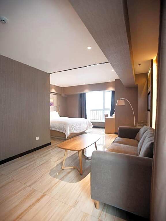 Хейан: Lavande Hotel Heyuan Avenue Asia's first fountain