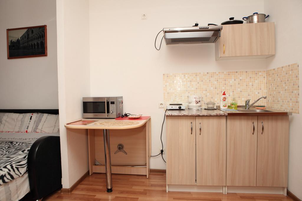 Санкт-Петербург: Mirabooka Studios