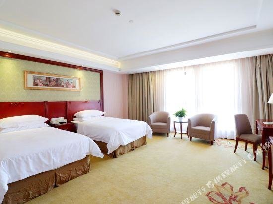 Шанхай: Vienna International SH Hongqiao JiDi Road