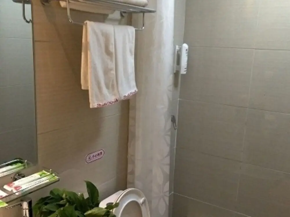 Бенгбу: Shell Bengbu Huaiyuan County West Yuwang Road Hotel