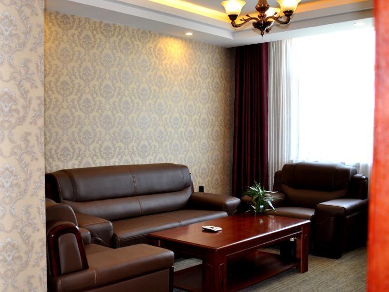 Чугучак: GreenTree Alliance Tacheng Wenqin Road Left Bank Of Sunshine Hotel