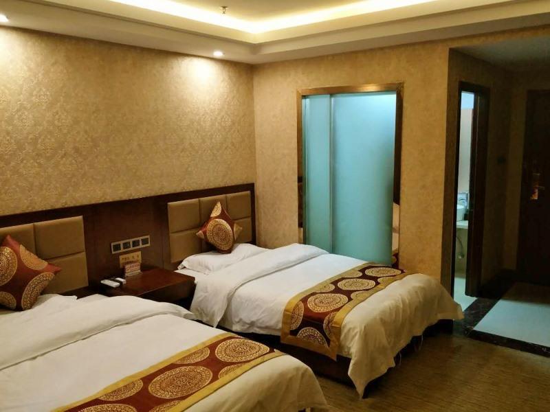 Чугучак: GreenTree Alliance Tacheng Wenqin Road Left Bank Of Sunshine Hotel