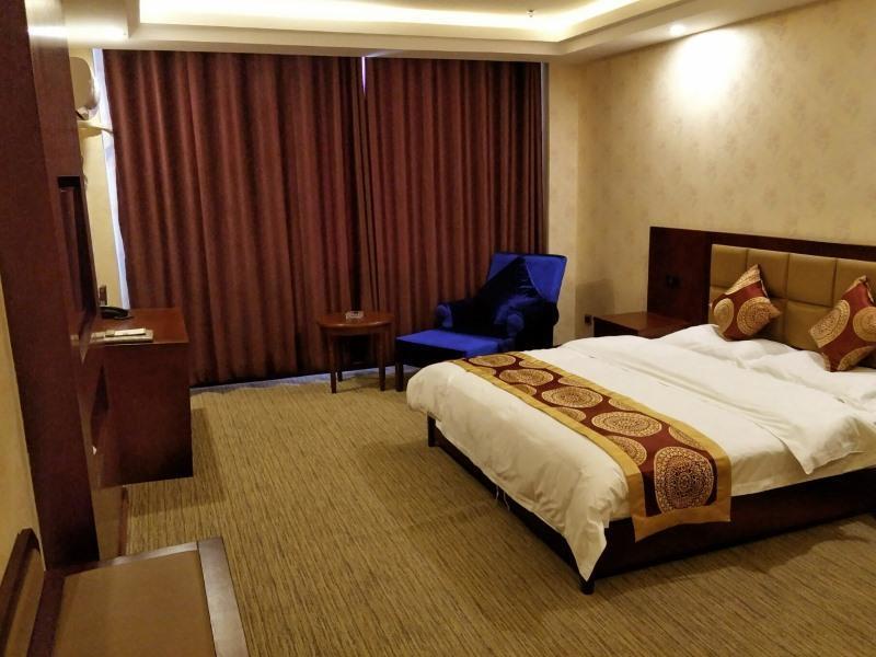 Чугучак: GreenTree Alliance Tacheng Wenqin Road Left Bank Of Sunshine Hotel