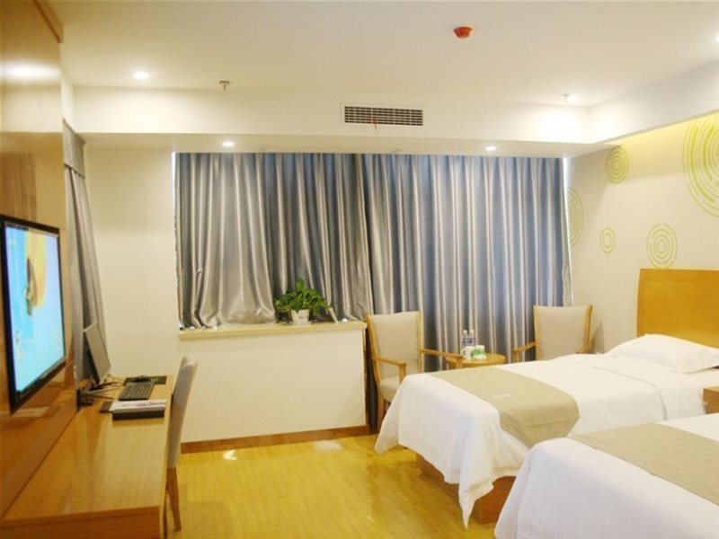 Бочжоу: GreenTree Inn Bozhou Mengcheng County Red Star Macalline Business Hotel