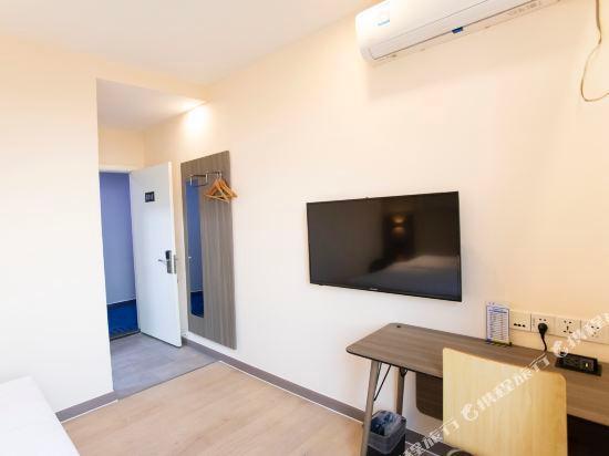 Тяньцзинь: 7Days Inn Tianjin Binhai Passenger Station Huabei Ceramics Branch