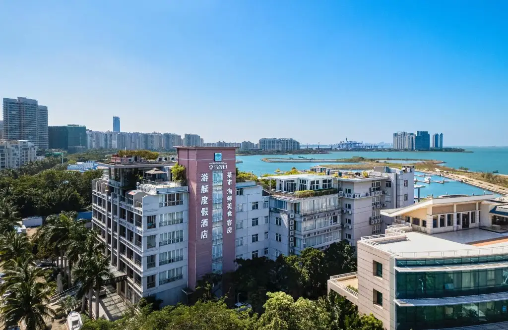 Хайкоу: HuangMa holiday yacht view sea resort hotel