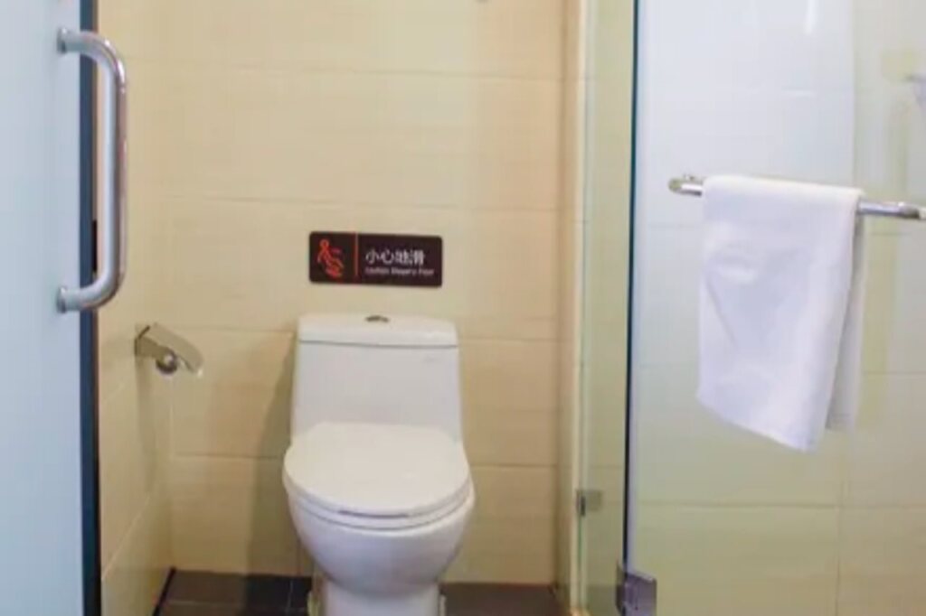 Пекин: 7 Days Premium (Beijing Dabaotai Luhua Road)