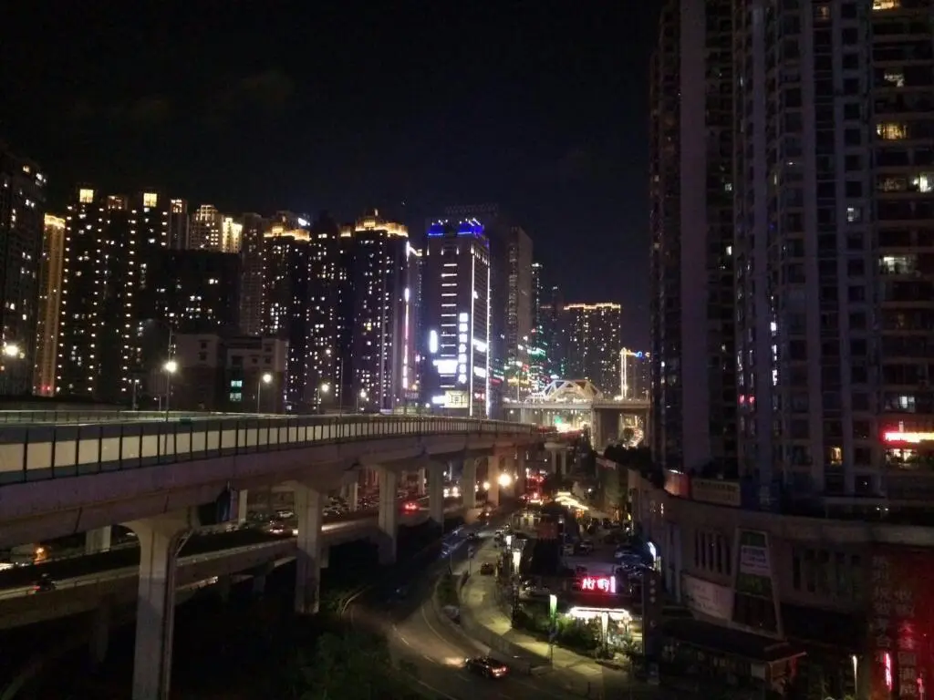 Гуйян: PAI Hotels·Huaguoyuan Home Appliances Plaza BRT Yixiao Lijiao Station