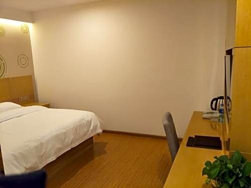 Тяньцзинь: GreenTree Inn Tianjin Dongli Development Zone Huaming Town Airport Express Hotel