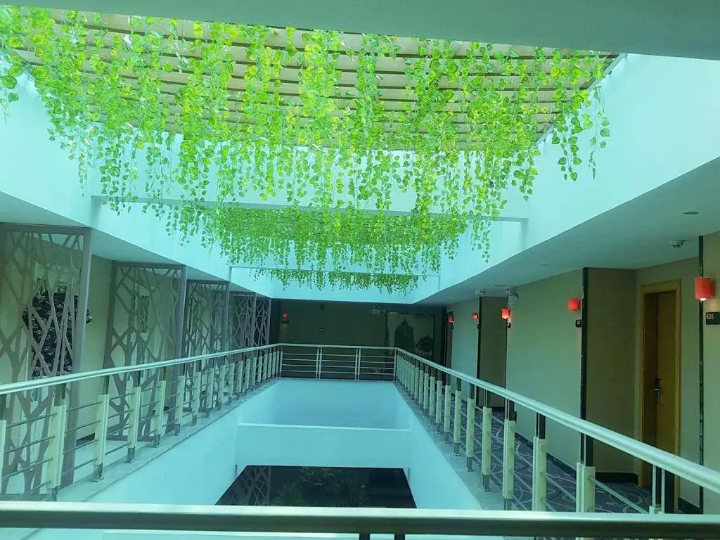 Юэян: 7 Days Premium Yueyang Baling Dong Road High speed Railway Station