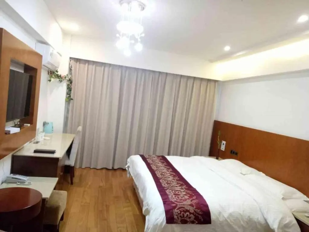 Цзыян: GreenTree Inn Ziyang Lezhi Government Tianchi Town Express Hotel