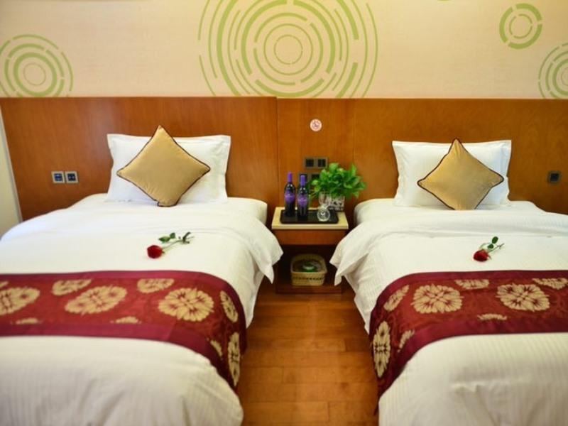 Цзыян: GreenTree Inn Ziyang Lezhi Government Tianchi Town Express Hotel
