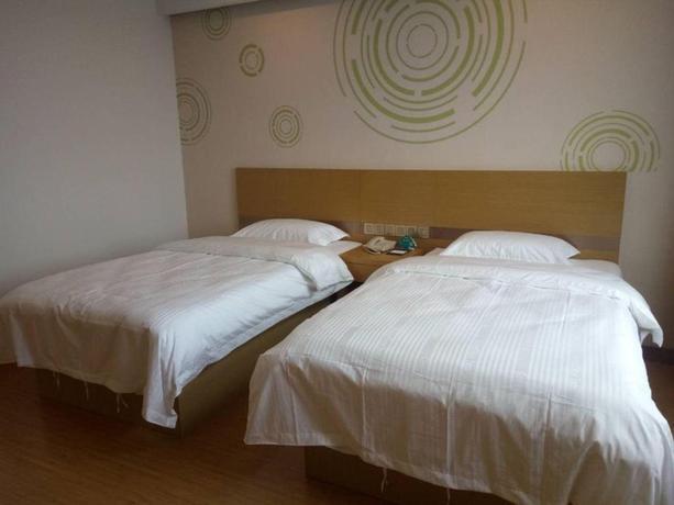 Циндао: GreenTree Inn Qingdao Jiaozhou Jiaoping Road Aviation Industry Park Express Hotel