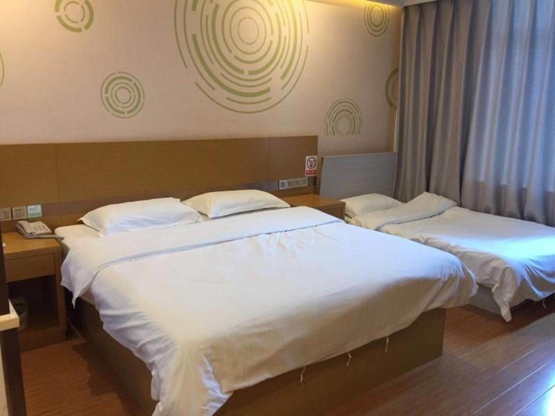 Циндао: GreenTree Inn Qingdao Jiaozhou Jiaoping Road Aviation Industry Park Express Hotel