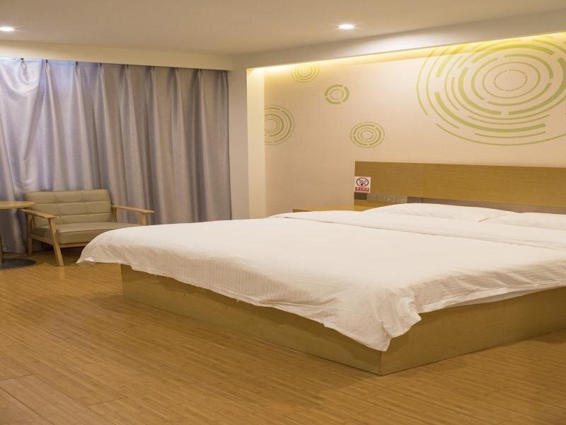 Циндао: GreenTree Inn Qingdao Jiaozhou Jiaoping Road Aviation Industry Park Express Hotel