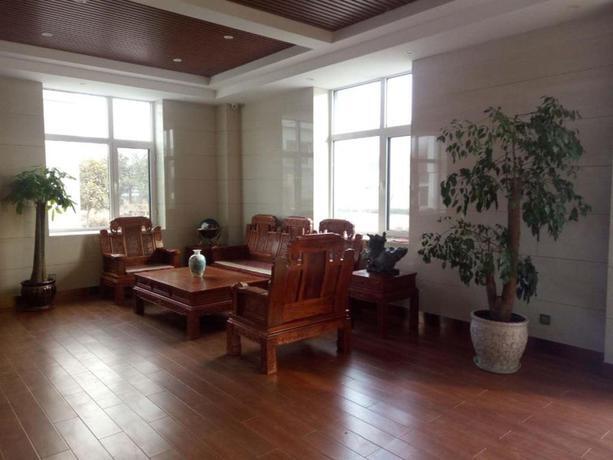 Циндао: GreenTree Inn Qingdao Jiaozhou Jiaoping Road Aviation Industry Park Express Hotel