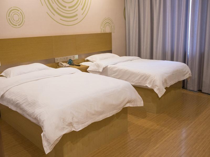 Циндао: GreenTree Inn Qingdao Jiaozhou Jiaoping Road Aviation Industry Park Express Hotel