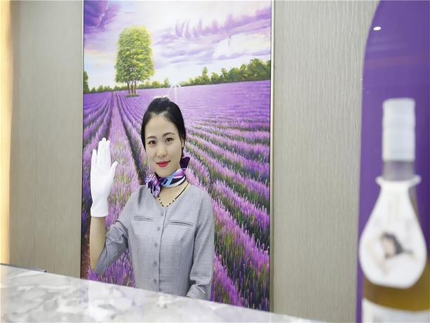 Чэнду: Lavande Hotels Chengdu Dafeng Shixi Park Metro Station