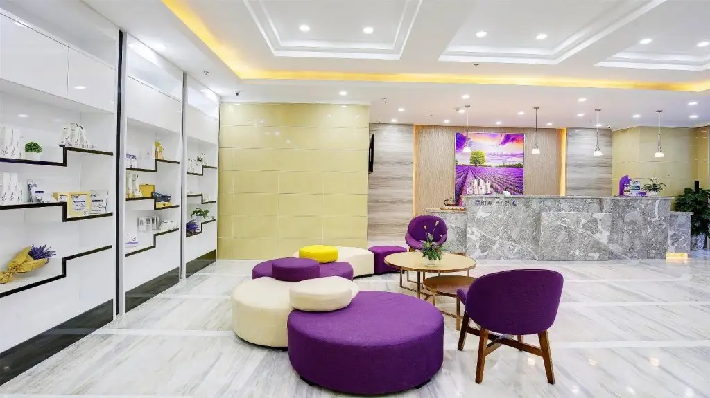 Чэнду: Lavande Hotels Chengdu Dafeng Shixi Park Metro Station