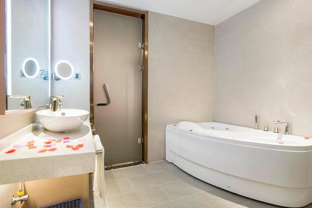 Наньчан: Lavande Hotels Nanchang Liantang Xiaolan Industrial Park