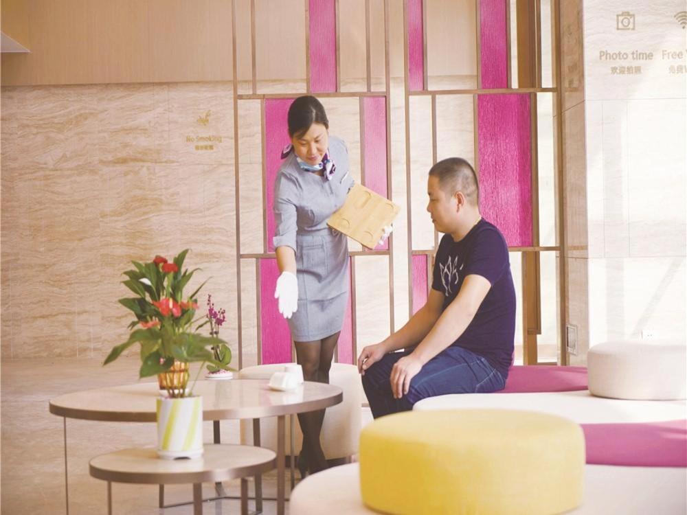 Хейан: Lavande Hotels Heyuan Longchuan County Laolong Town