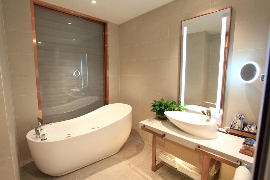Чжанцзякоу: Lavande Hotels Zhangjiakou Xiahuayuan HighSpeed Railway Station