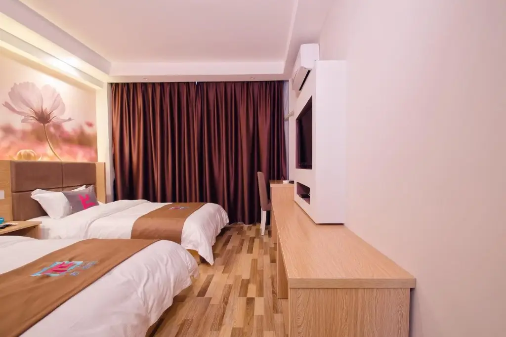 Мяньян: PAI Hotels·Mianyang Pingzheng Bus Terminal